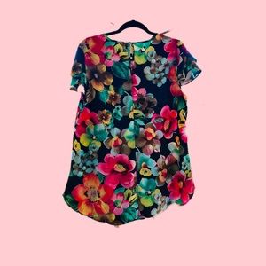 FLORAL BLOUSE SIZE 8